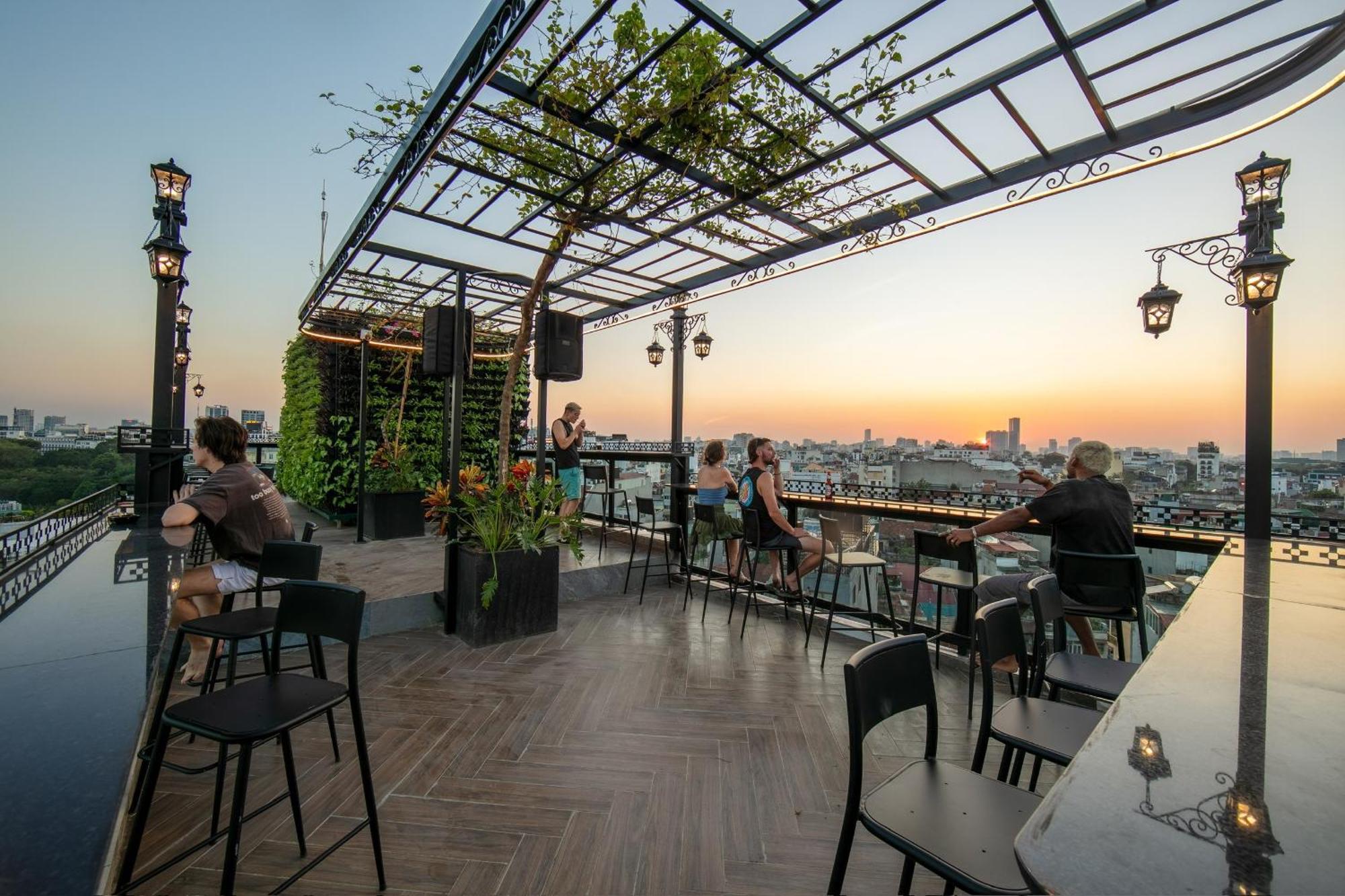 Lakeview Backpackers Hostel & Rooftop Bar Hanoi Luaran gambar
