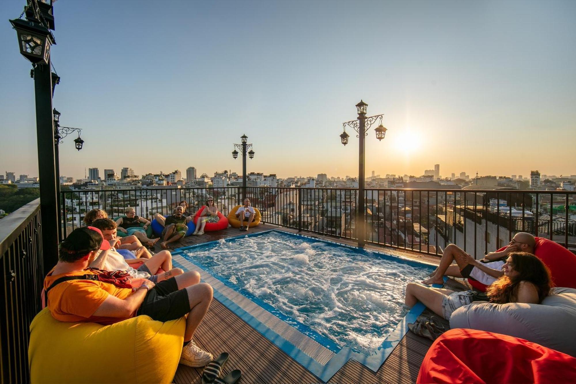 Lakeview Backpackers Hostel & Rooftop Bar Hanoi Luaran gambar