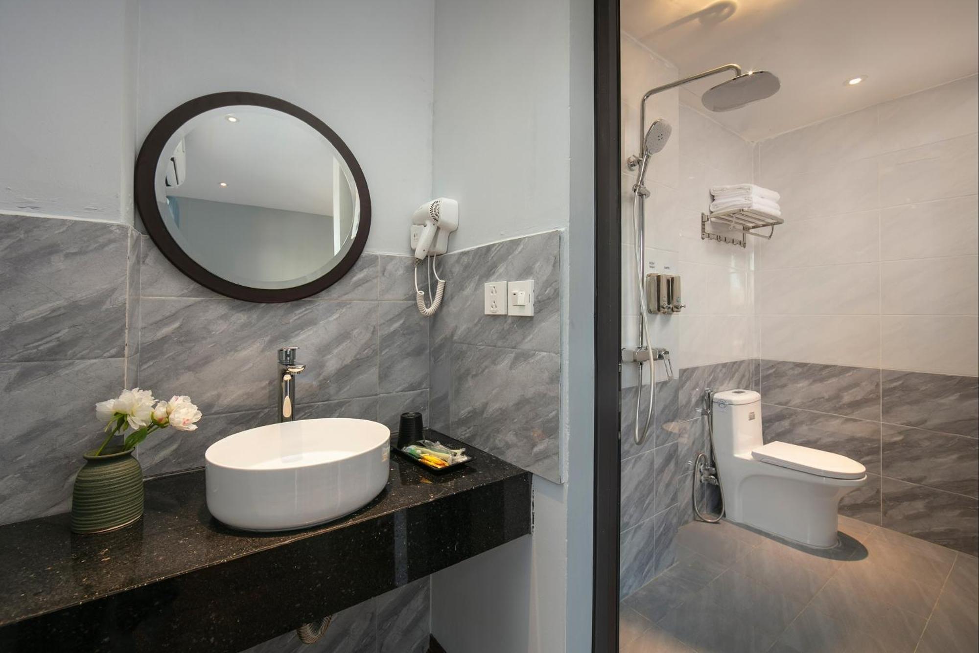 Lakeview Backpackers Hostel & Rooftop Bar Hanoi Luaran gambar