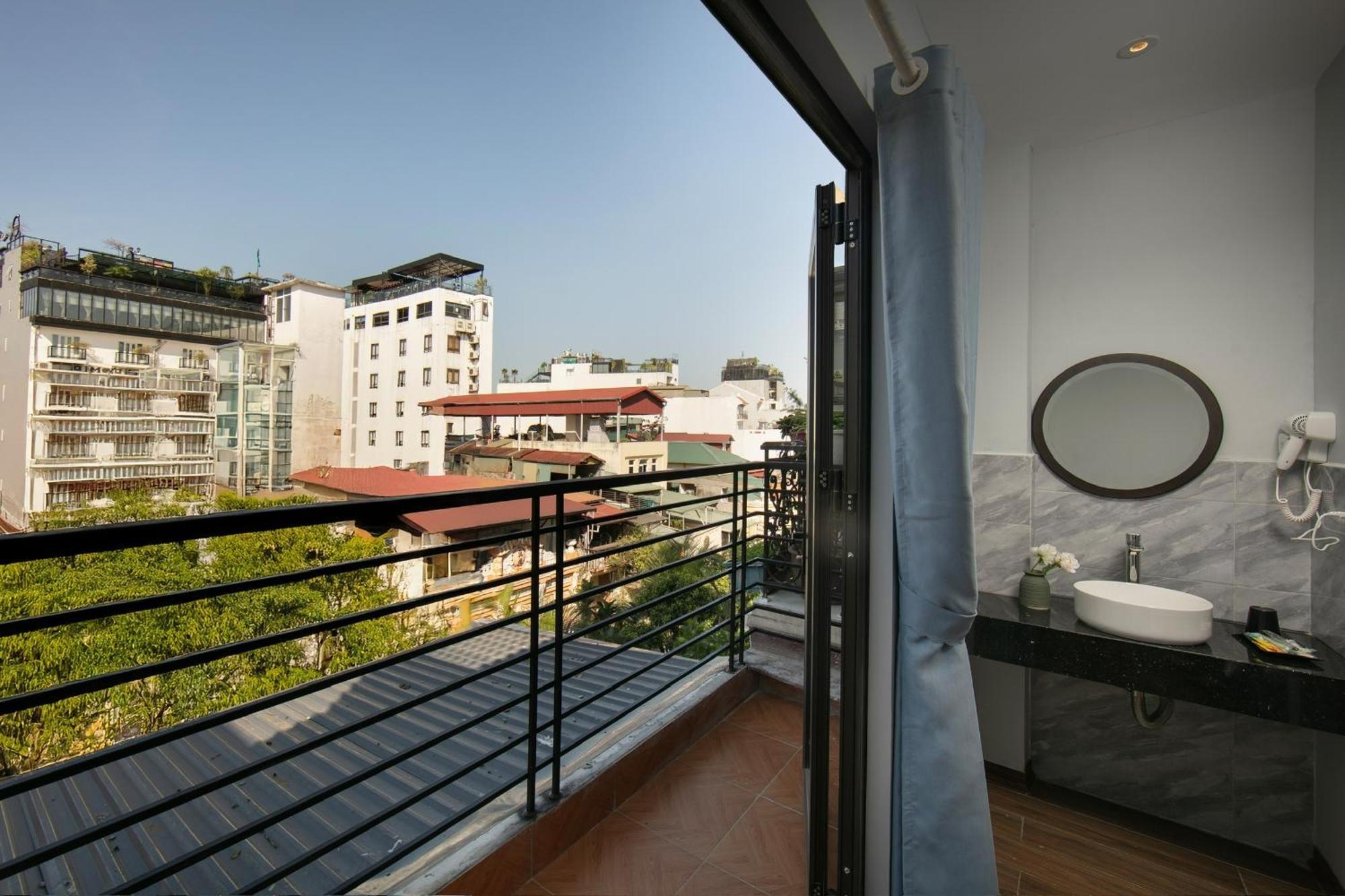 Lakeview Backpackers Hostel & Rooftop Bar Hanoi Luaran gambar