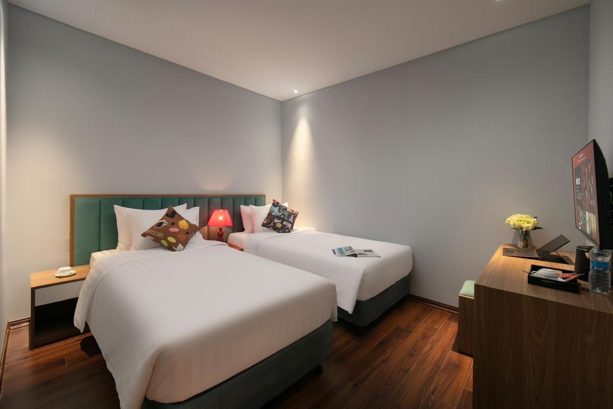 Lakeview Backpackers Hostel & Rooftop Bar Hanoi Luaran gambar